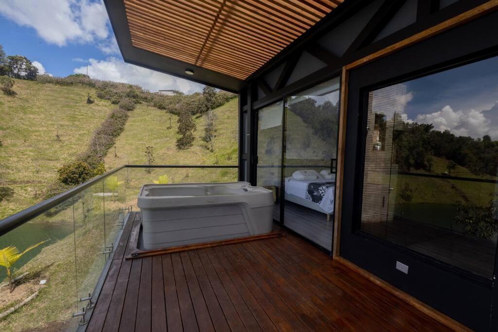 Sky House Cabana Guatape La Pradera  Eksteriør bilde