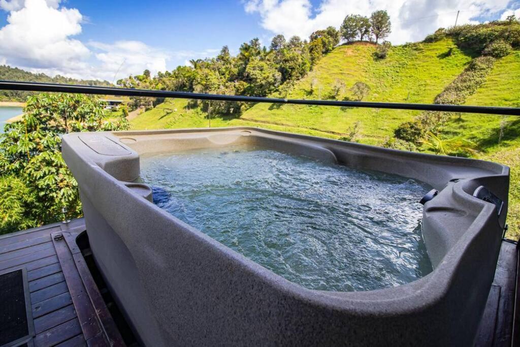 Sky House Cabana Guatape La Pradera  Eksteriør bilde